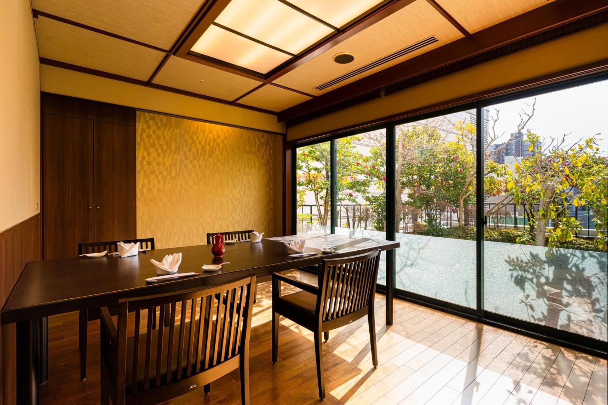 Отель Ana Crowne Plaza Matsuyama By Ihg Экстерьер фото